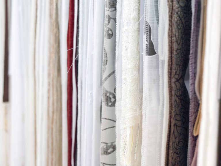 Cortinas, estores o paneles